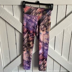 NWT Old Navy Girl’s Medium 8 Elevate Leggings Mid Rise Go Dry Pink Purple Green